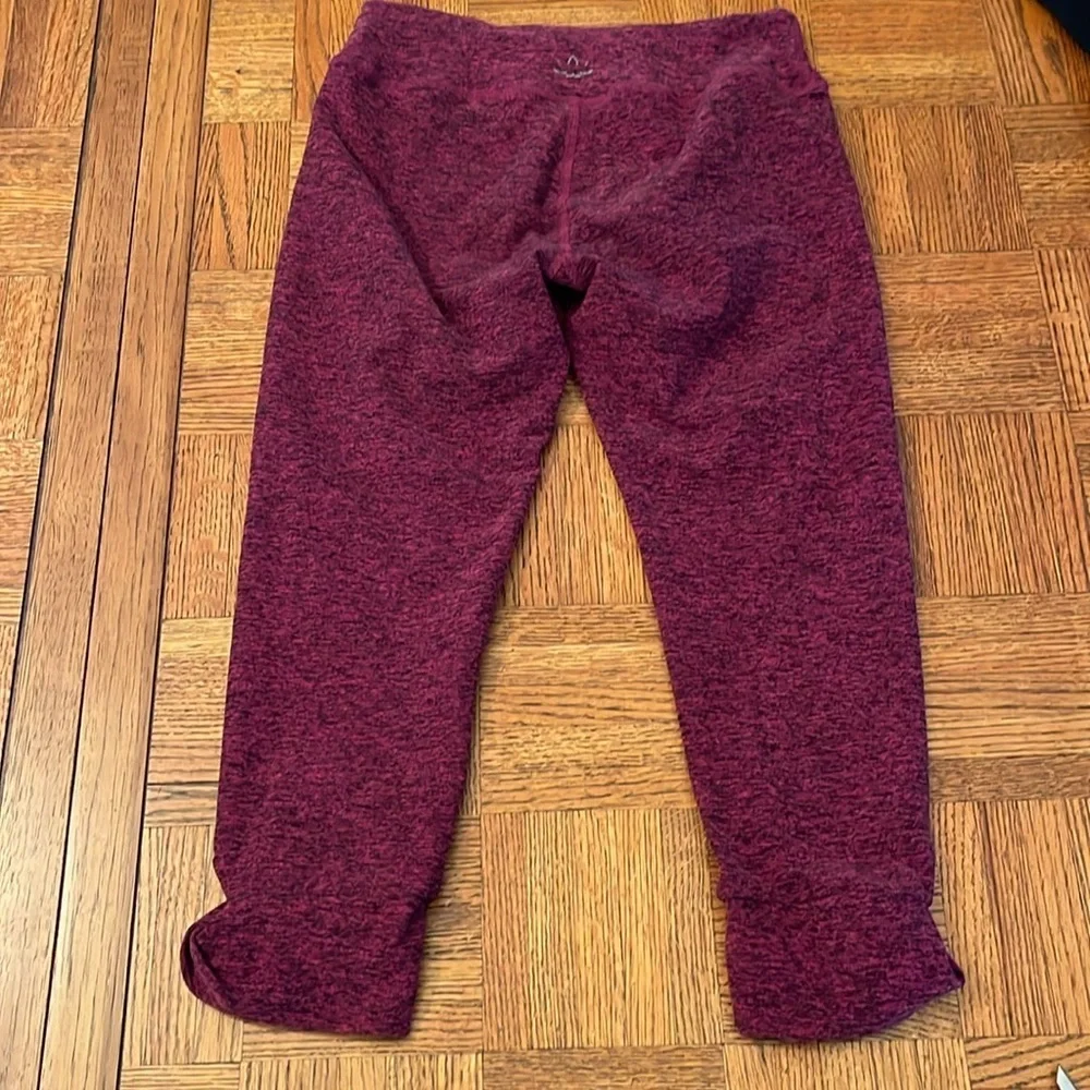 Beyond Yoga space dye wine color crop Leggings Soft and Relaxed Fit M